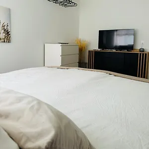 eine-schone-wohnung-am-messeplatz.hotelsbaselswitzerland.com/